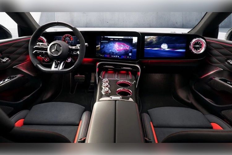 Mercedes-Benz показал интерьер