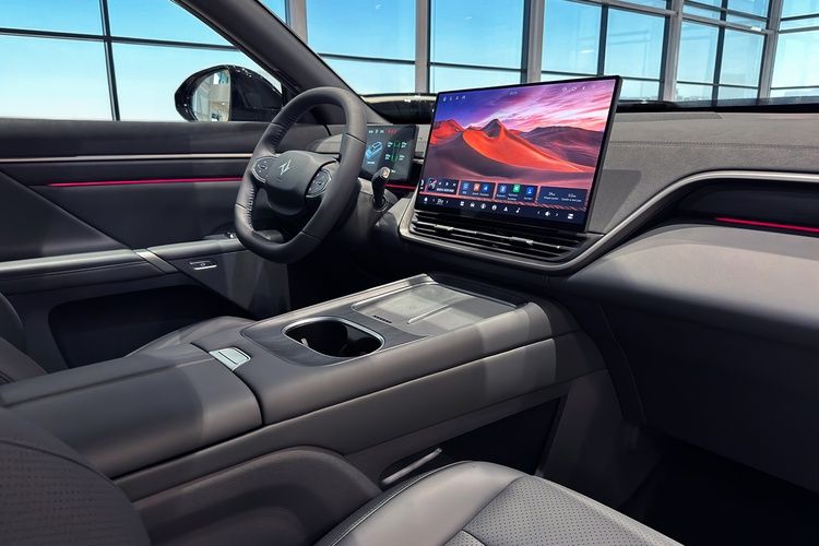 кроссовер бренда eπ