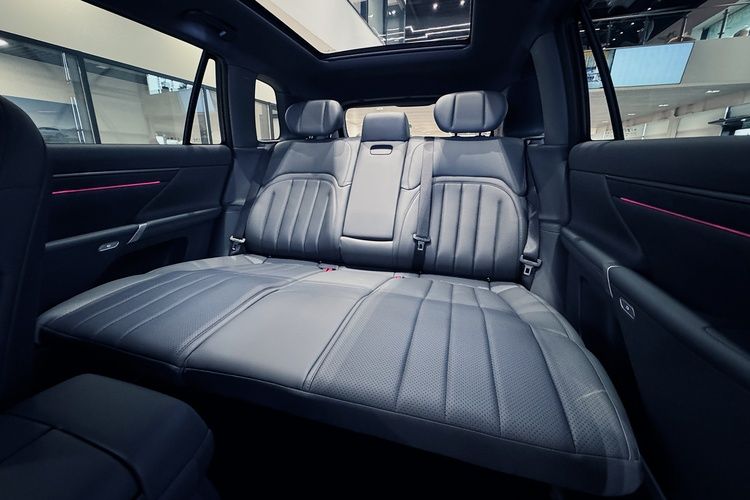 Кроссовер eπ008