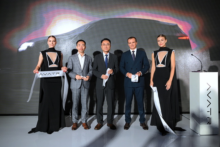 заместитель президента концерна China CHANGAN Automobile Group Co., Ltd. Ди Чжижуй